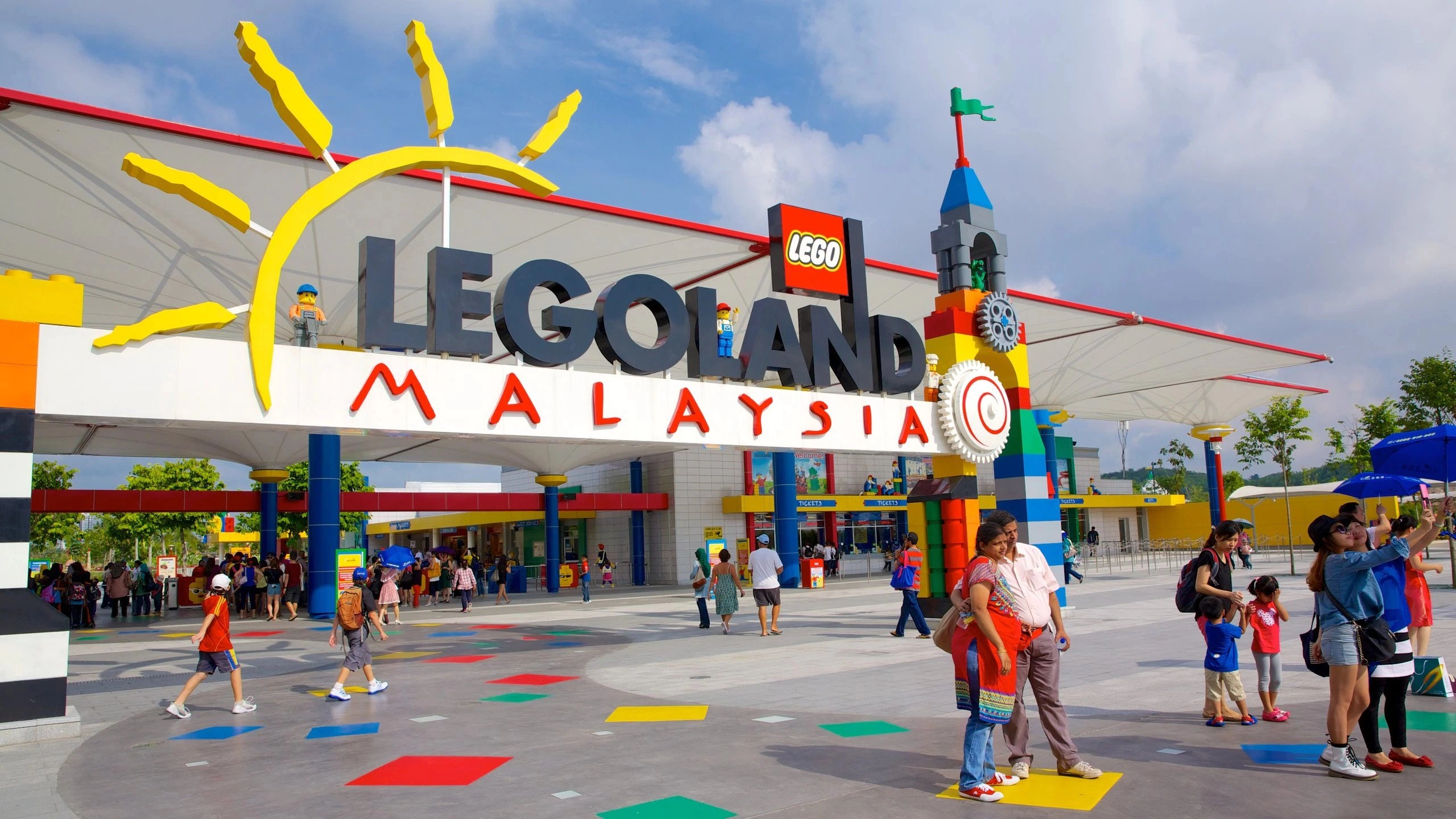 SINGAPORE WITH LEGOLAND –FUN & FROLIC