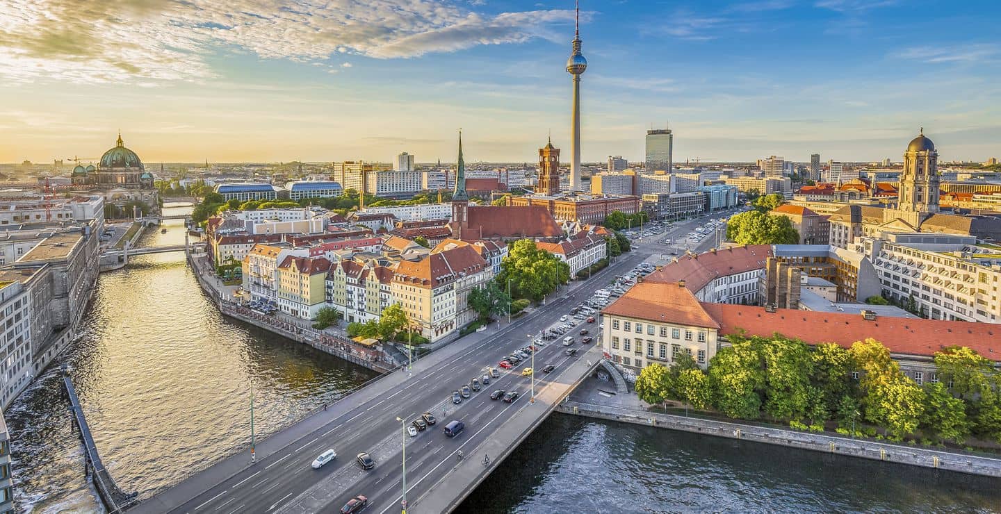 GLORIFYING EUROPEAN CITIES