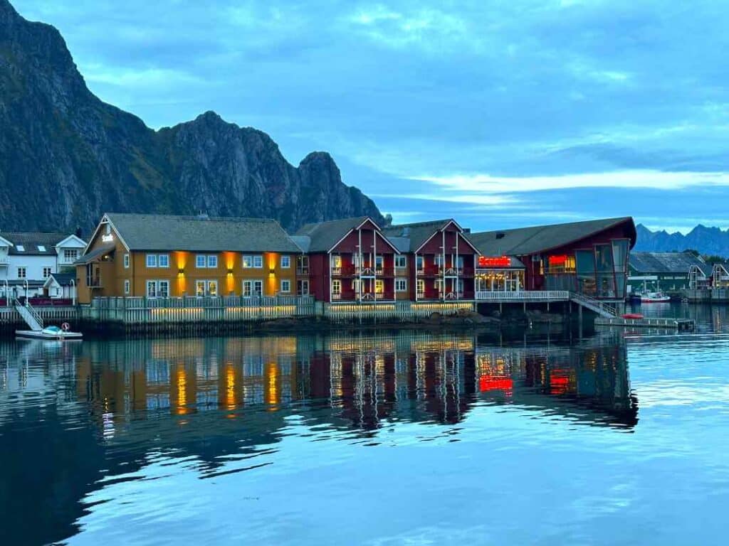 NORTHERN LIGHTS IN LOFOTEN & TROMS