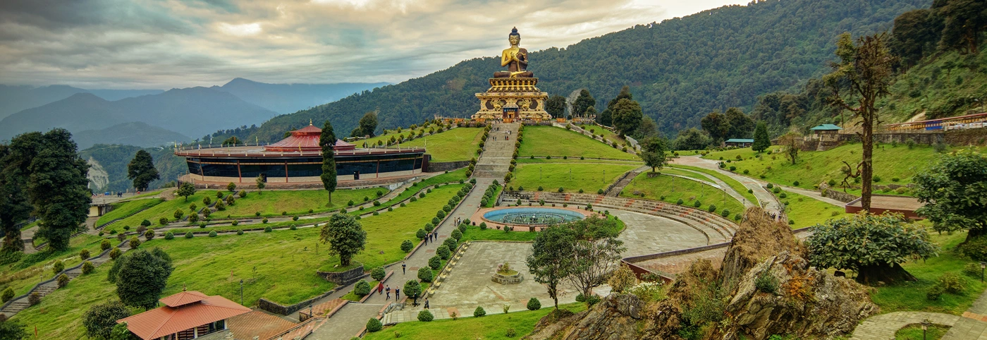 Enchanting Himalayan Odyssey: Gangtok, Pelling & Darjeeling