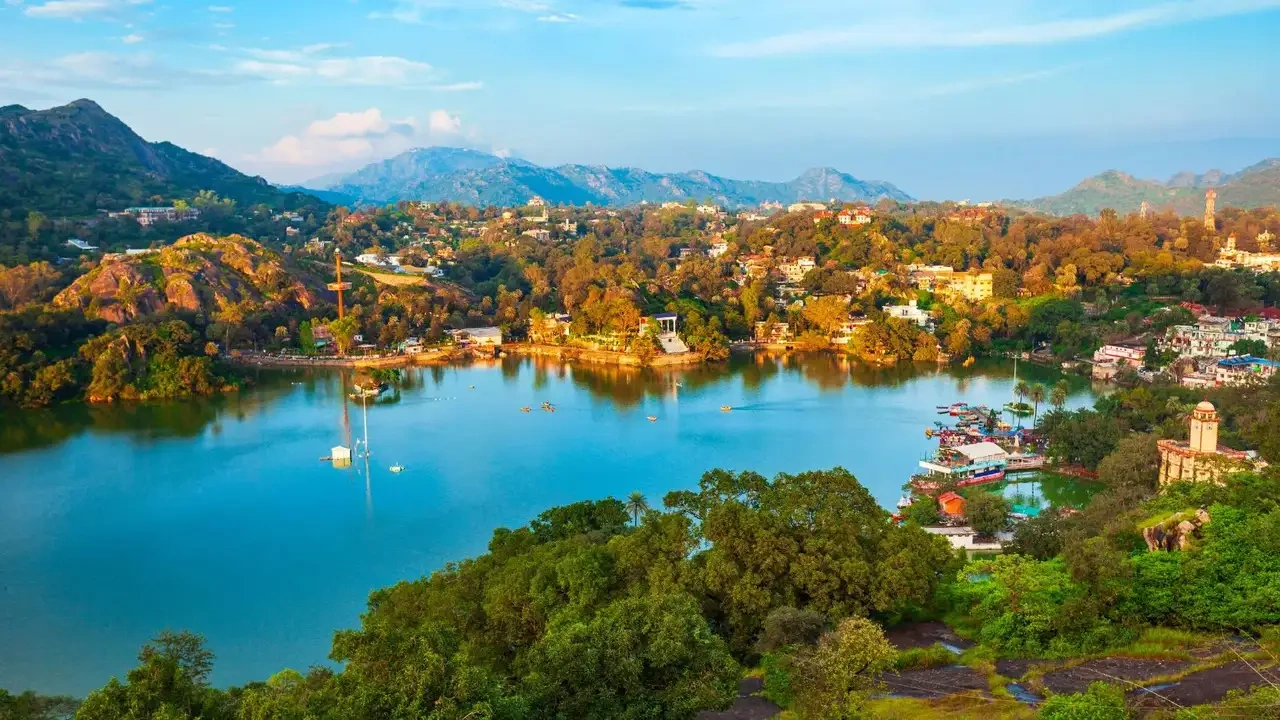 Rajasthan Odyssey: Udaipur to Jaipur Through Scenic Splendor