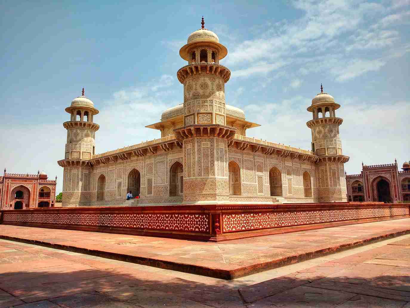 Same Day Agra Tour with Lunch from Delhi